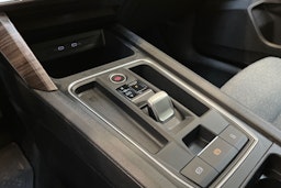 sininen SEAT Leon Sportstourer 2021 kuva 27.