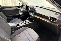 musta SEAT Leon Sportstourer 2021 kuva 17.