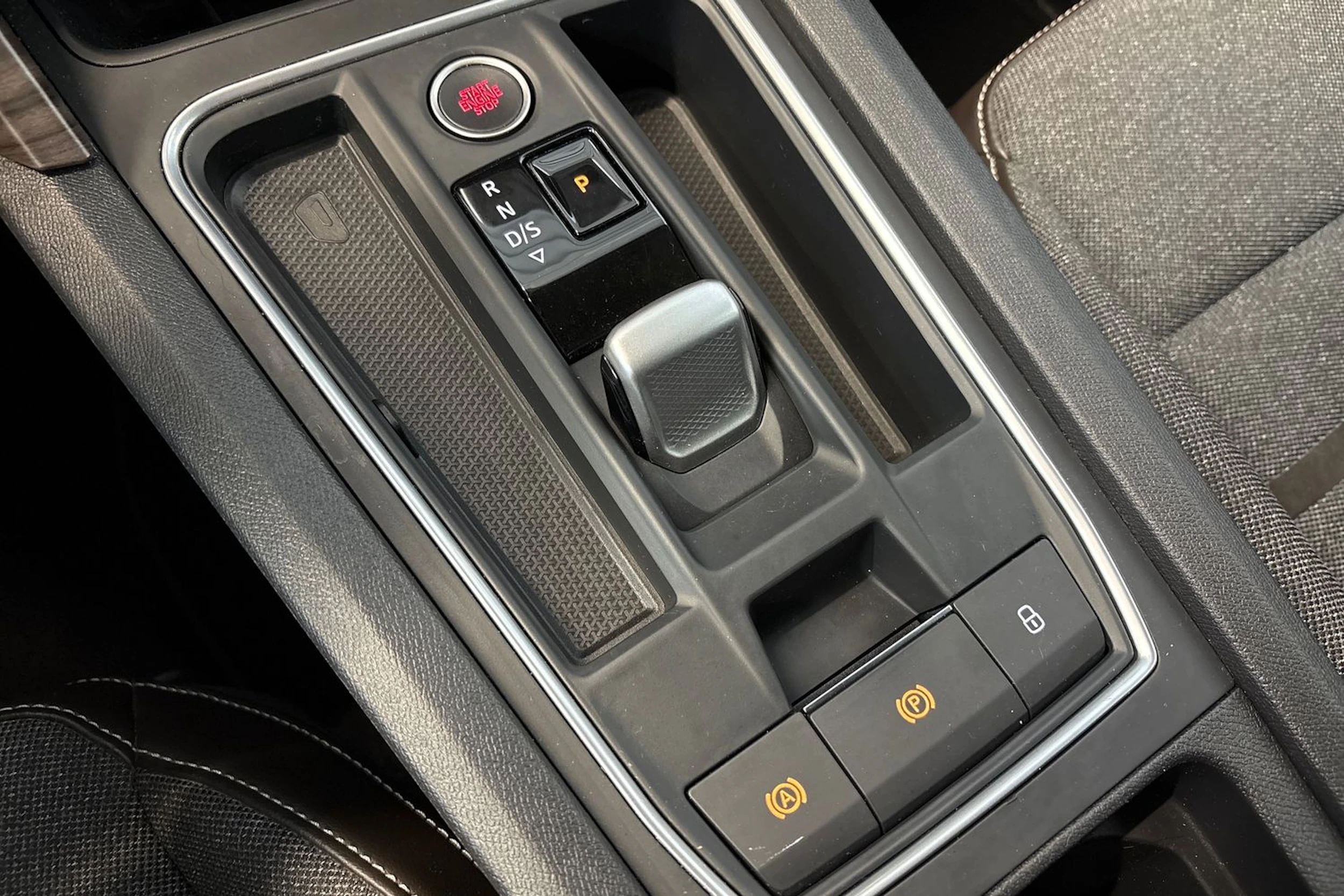 musta SEAT Leon Sportstourer 2021 kuva 30.