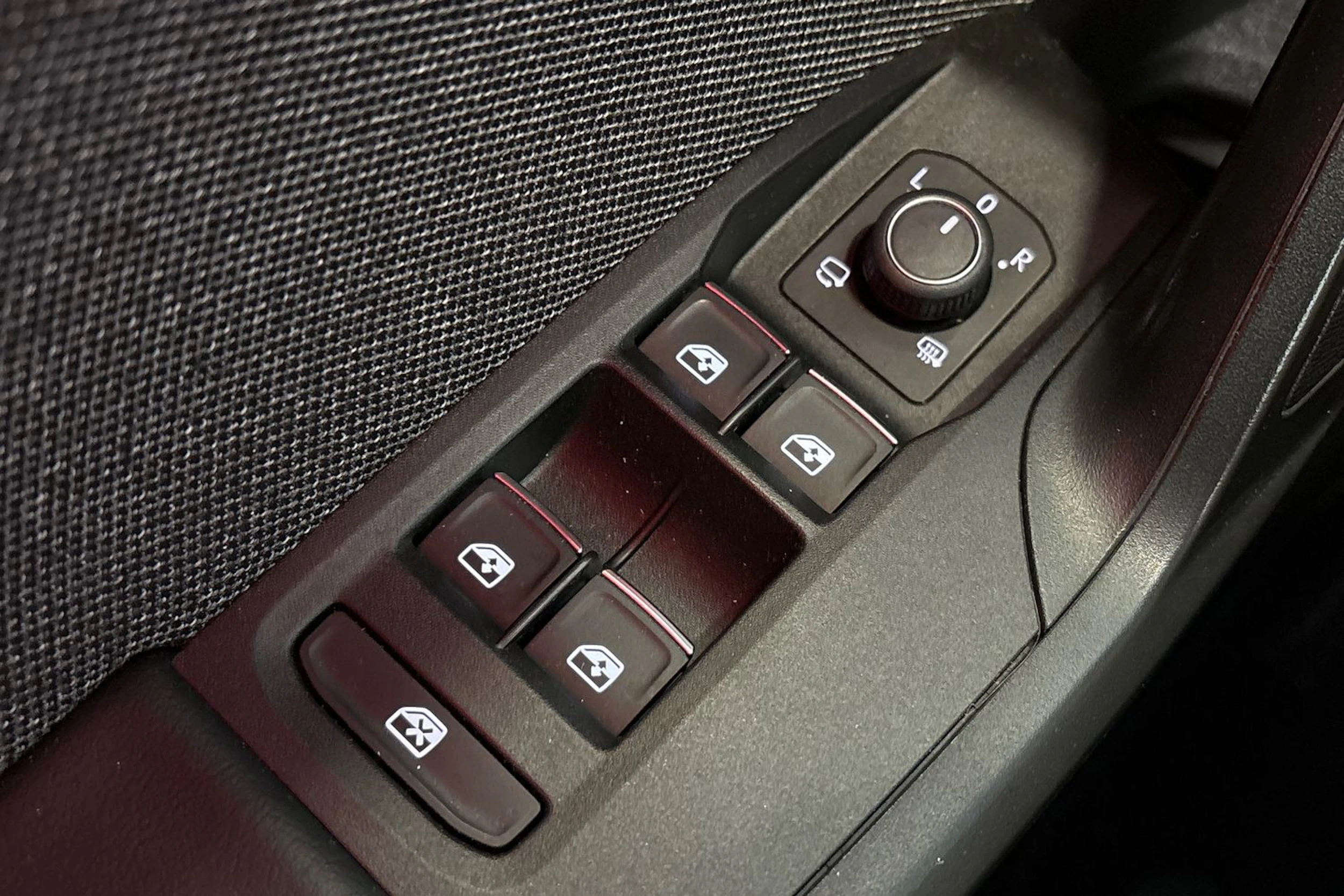 musta SEAT Leon Sportstourer 2021 kuva 34.