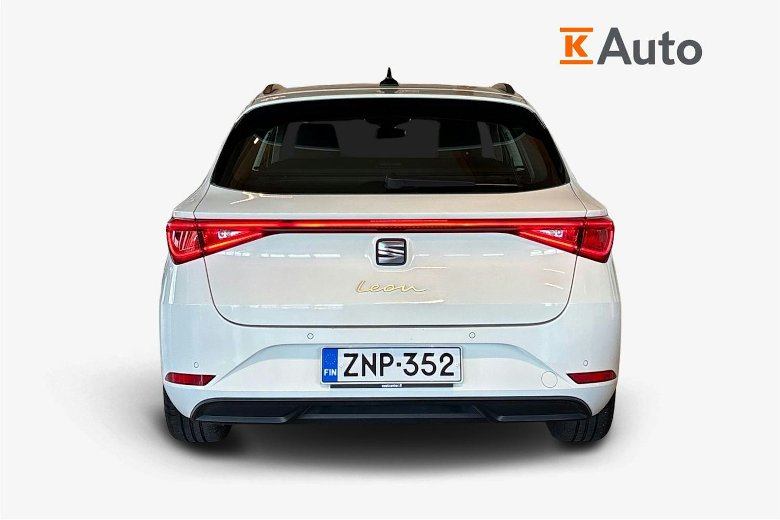 Valkoinen SEAT LEON SPORTSTOURER 2021 kuva 3.