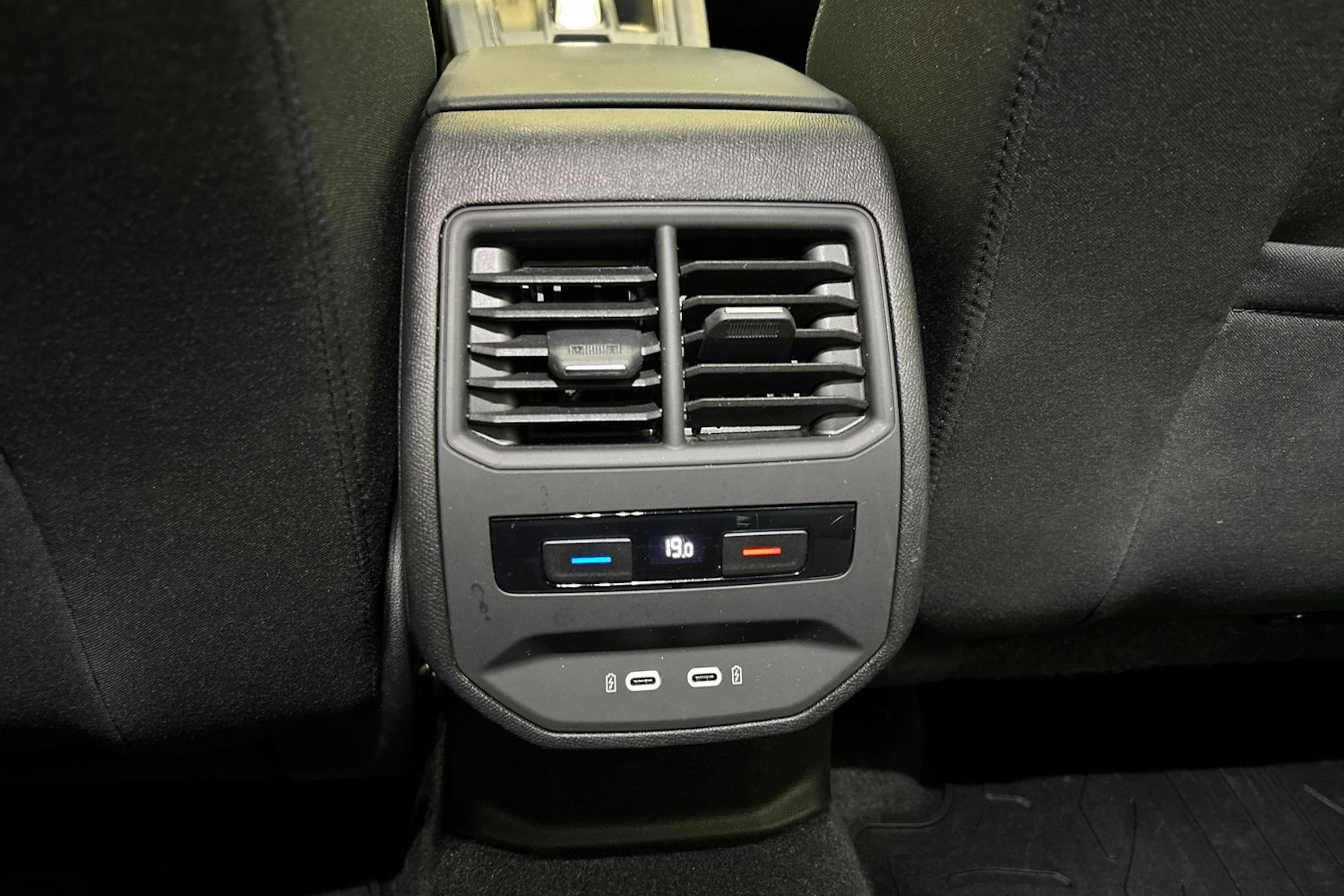 Valkoinen SEAT LEON SPORTSTOURER 2021 kuva 17.