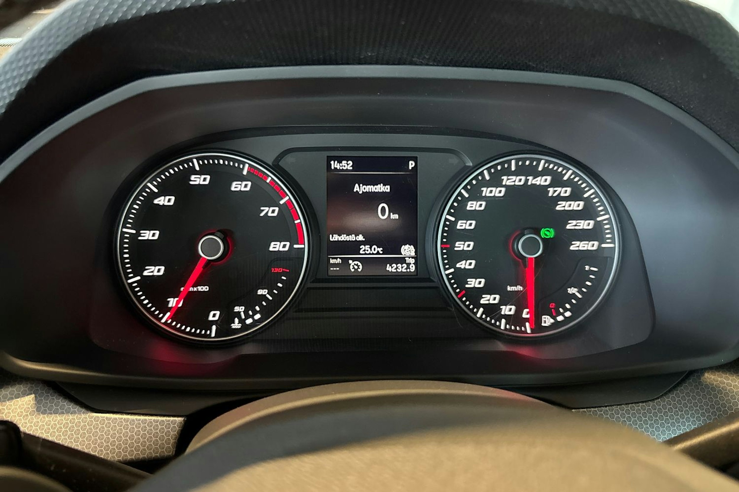 Valkoinen SEAT LEON SPORTSTOURER 2021 kuva 19.