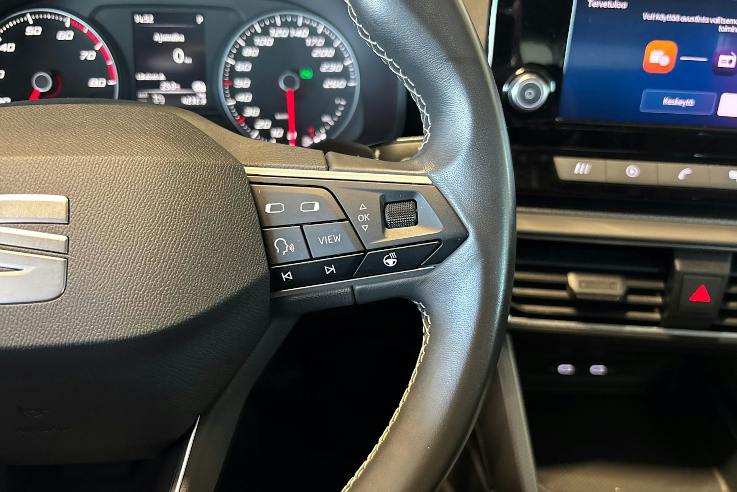 Valkoinen SEAT LEON SPORTSTOURER 2021 kuva 21.