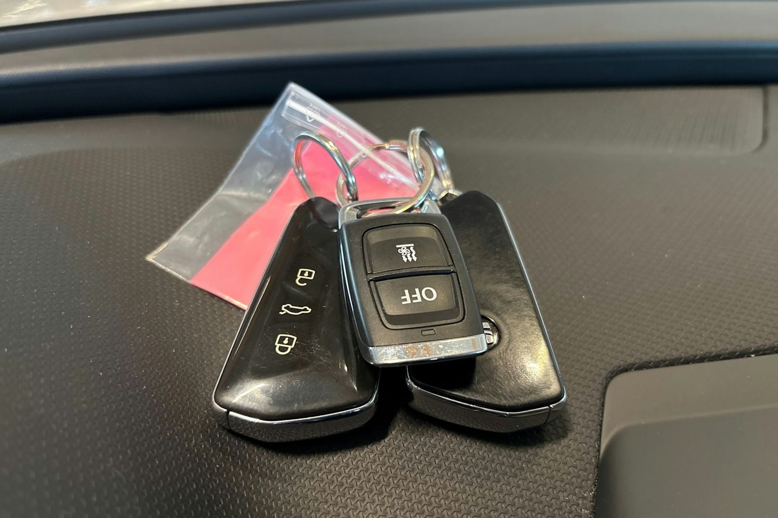 Valkoinen SEAT LEON SPORTSTOURER 2021 kuva 29.