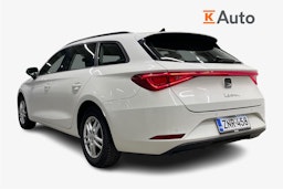 valkoinen SEAT Leon Sportstourer 2021 kuva 2.