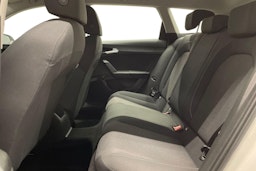 valkoinen SEAT Leon Sportstourer 2021 kuva 10.