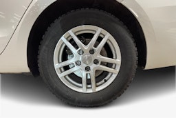 valkoinen SEAT Leon Sportstourer 2021 kuva 11.