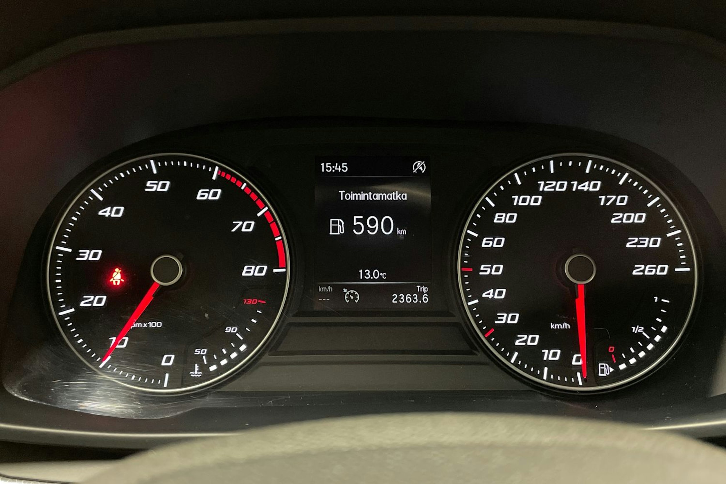 valkoinen SEAT Leon Sportstourer 2021 kuva 15.