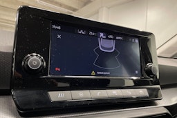 valkoinen SEAT Leon Sportstourer 2021 kuva 20.