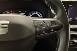 valkoinen SEAT Leon Sportstourer 2021 kuva 24.