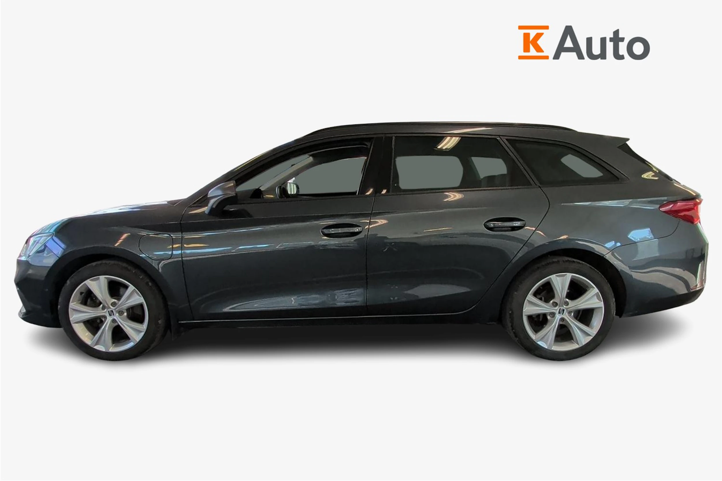 met. harmaa SEAT Leon Sportstourer 2021 kuva 5.