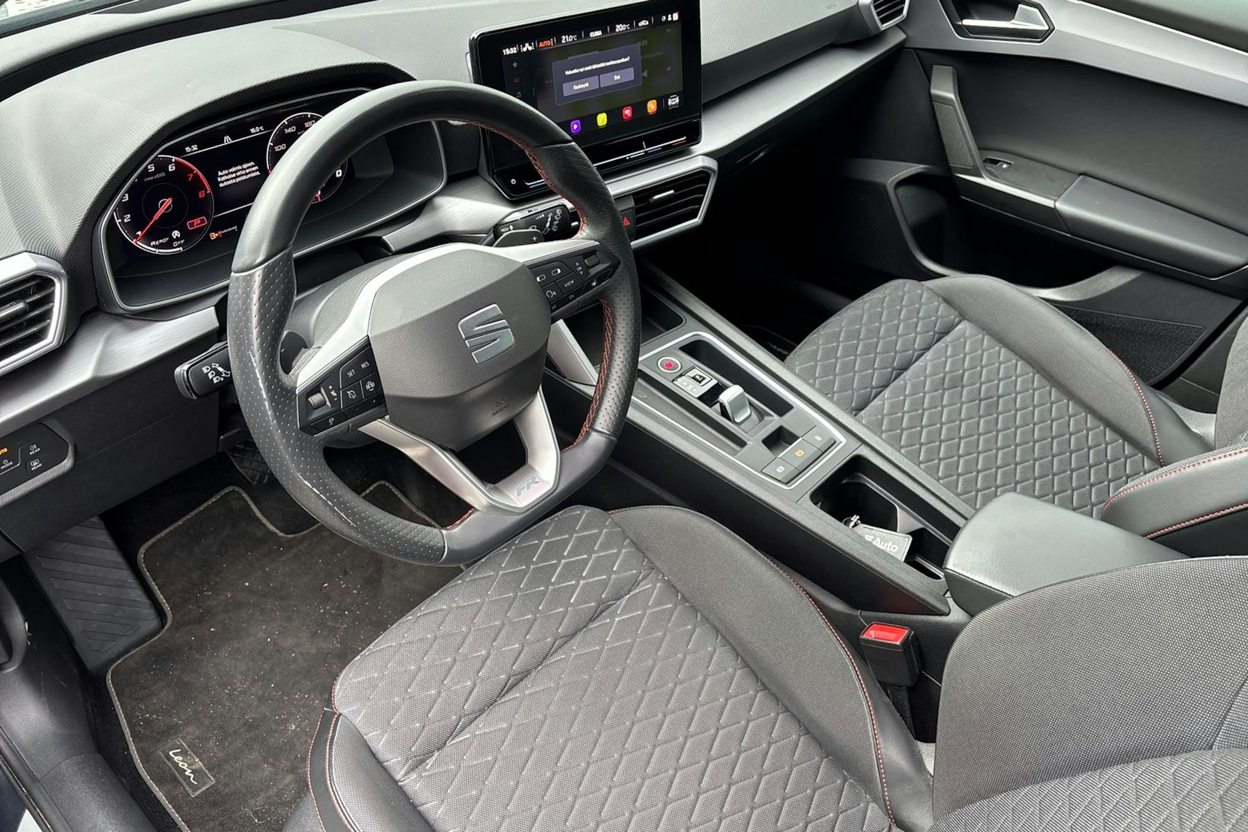 harmaa SEAT Leon Sportstourer 2022 kuva 3.