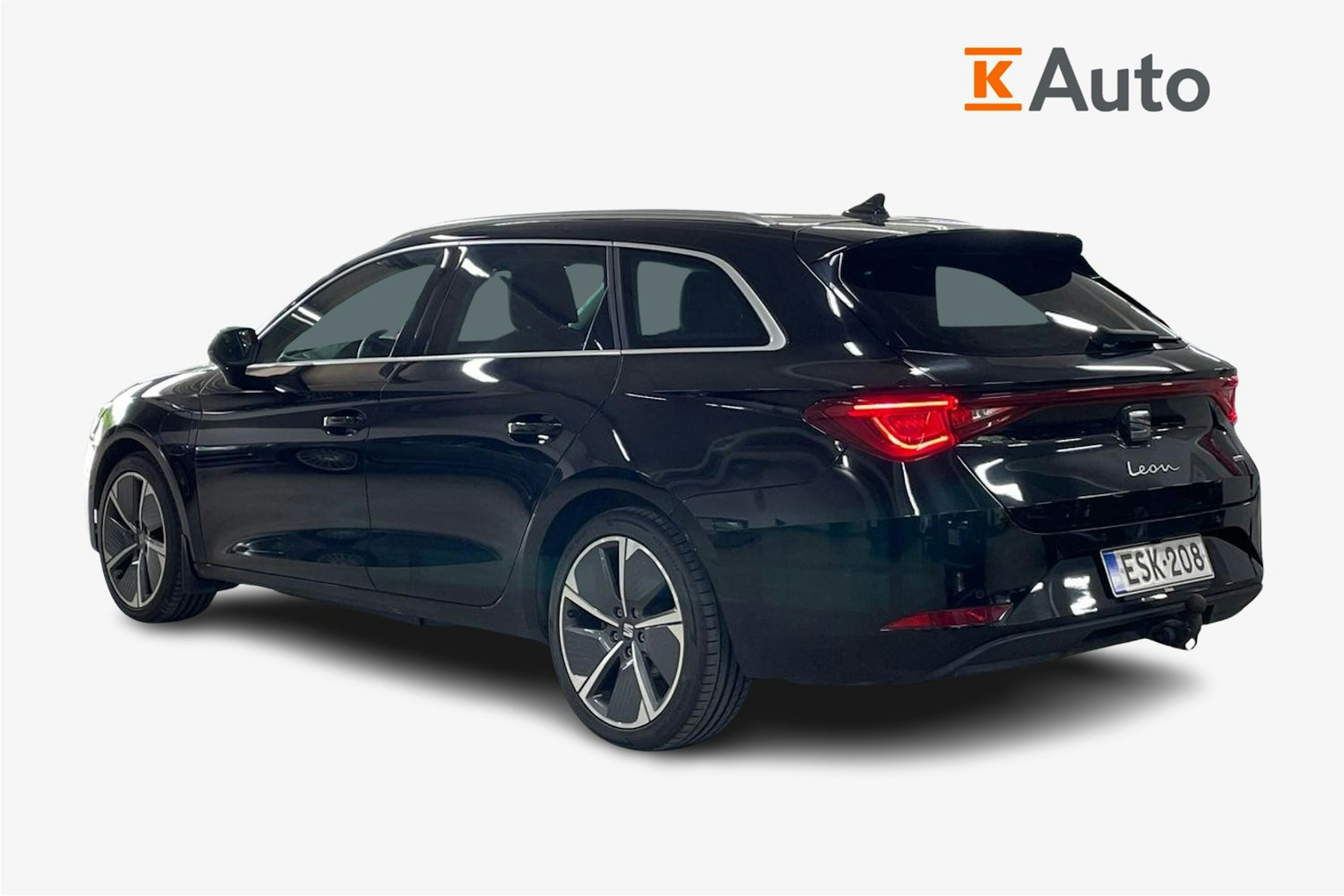 Musta SEAT LEON SPORTSTOURER 2022 kuva 2.