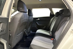valkoinen SEAT Leon Sportstourer 2022 kuva 10.