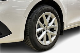 valkoinen SEAT Leon Sportstourer 2022 kuva 11.