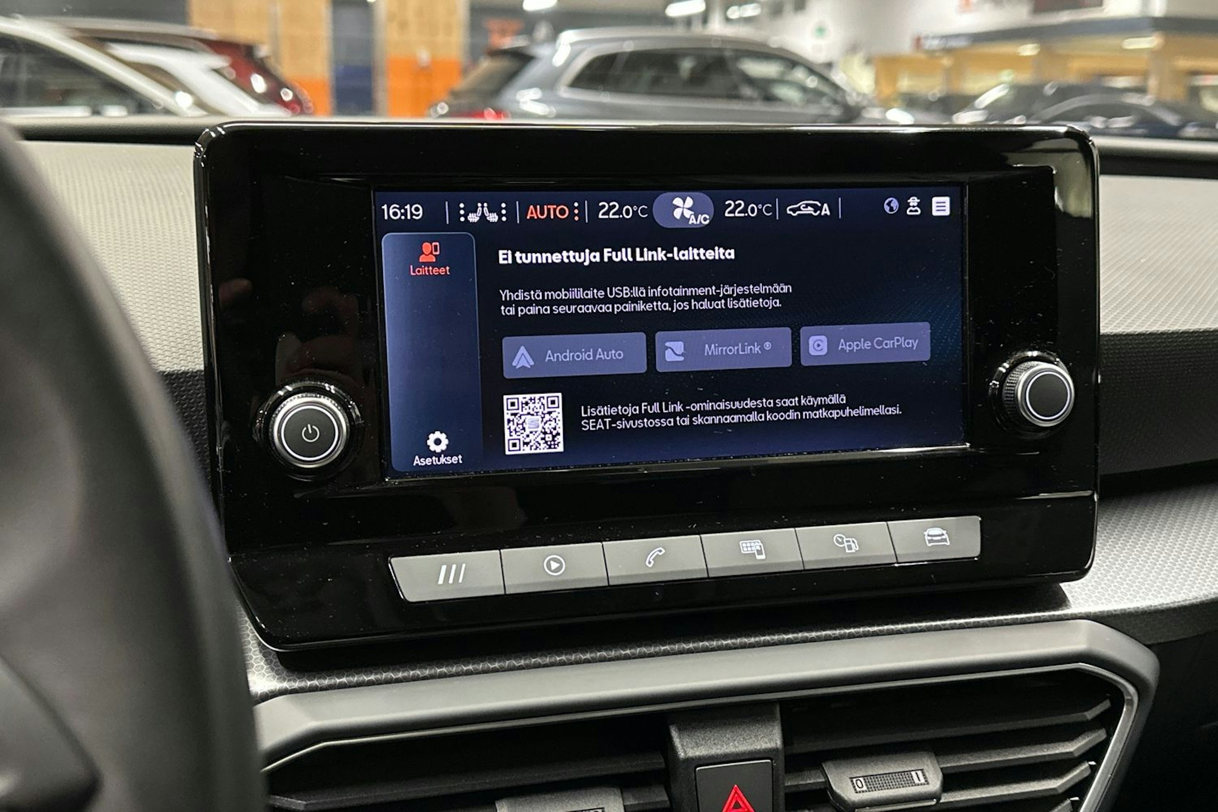 valkoinen SEAT Leon Sportstourer 2022 kuva 15.