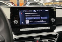 valkoinen SEAT Leon Sportstourer 2022 kuva 15.