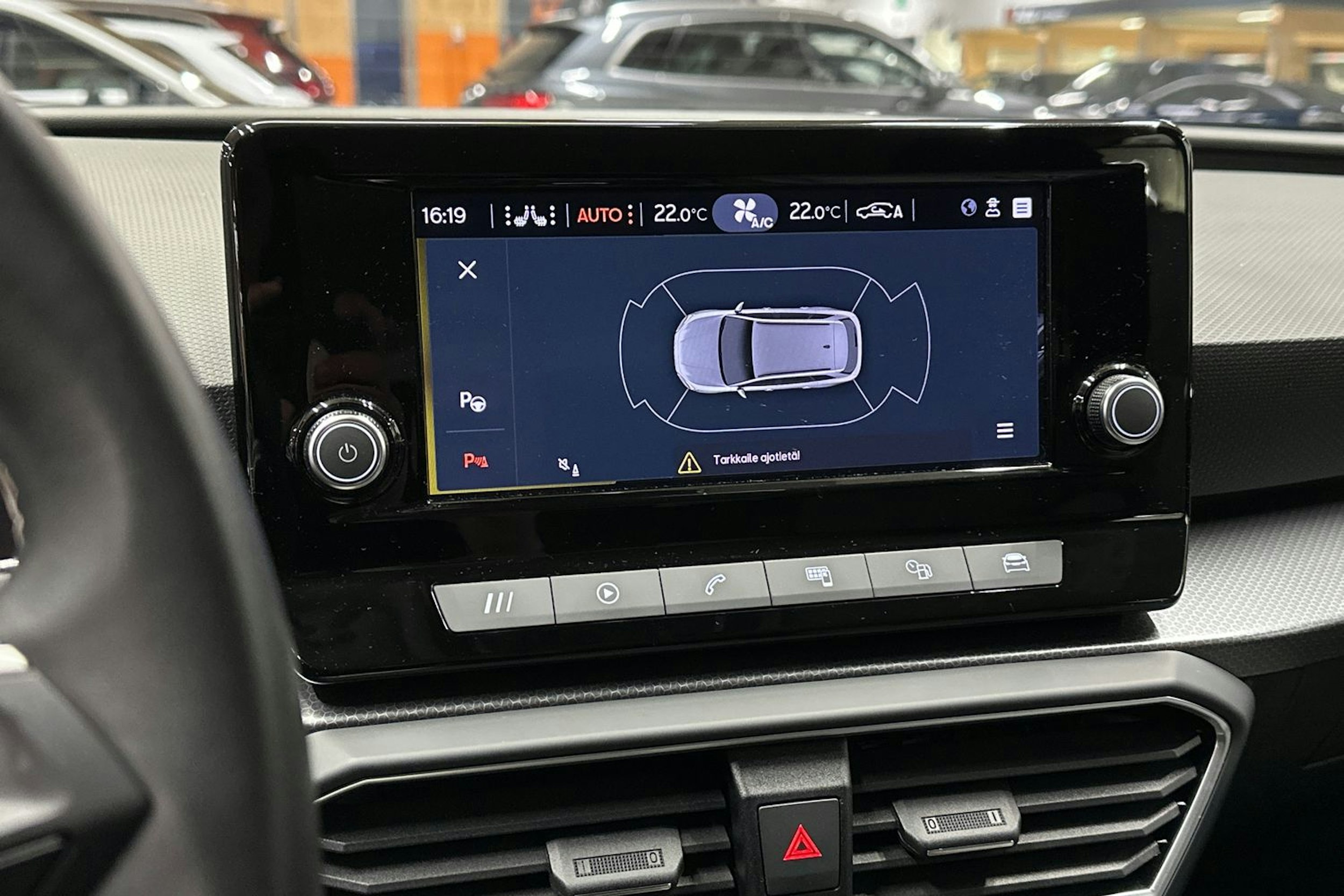 valkoinen SEAT Leon Sportstourer 2022 kuva 16.