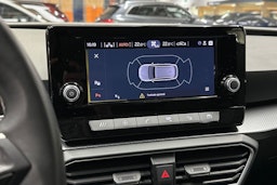 valkoinen SEAT Leon Sportstourer 2022 kuva 16.