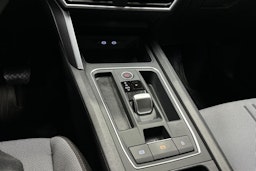 valkoinen SEAT Leon Sportstourer 2022 kuva 18.