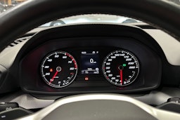 valkoinen SEAT Leon Sportstourer 2022 kuva 19.