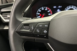 valkoinen SEAT Leon Sportstourer 2022 kuva 20.