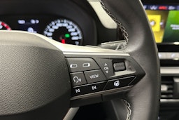 valkoinen SEAT Leon Sportstourer 2022 kuva 21.