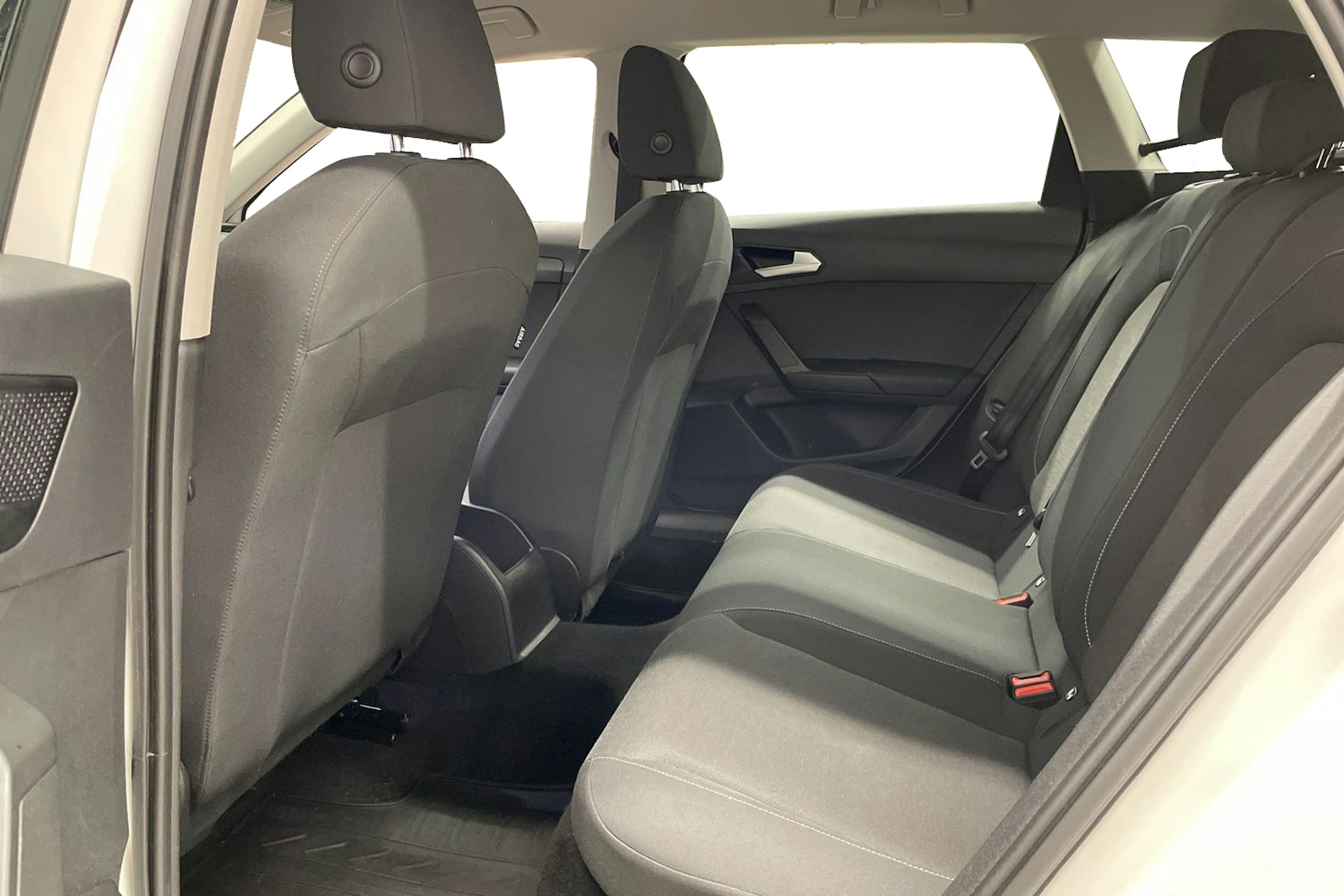 Valkoinen SEAT LEON SPORTSTOURER 2022 kuva 10.