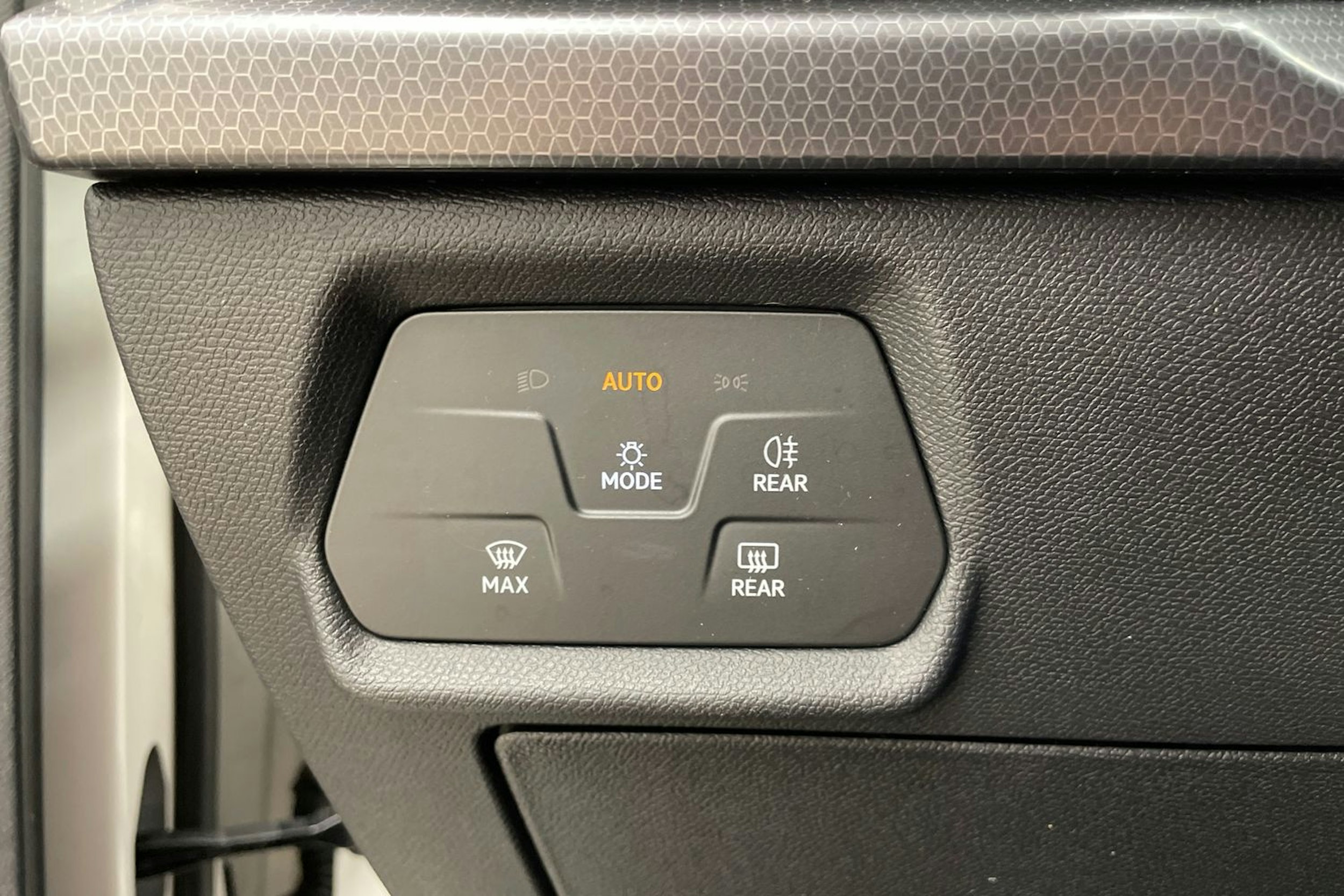 Valkoinen SEAT LEON SPORTSTOURER 2022 kuva 15.