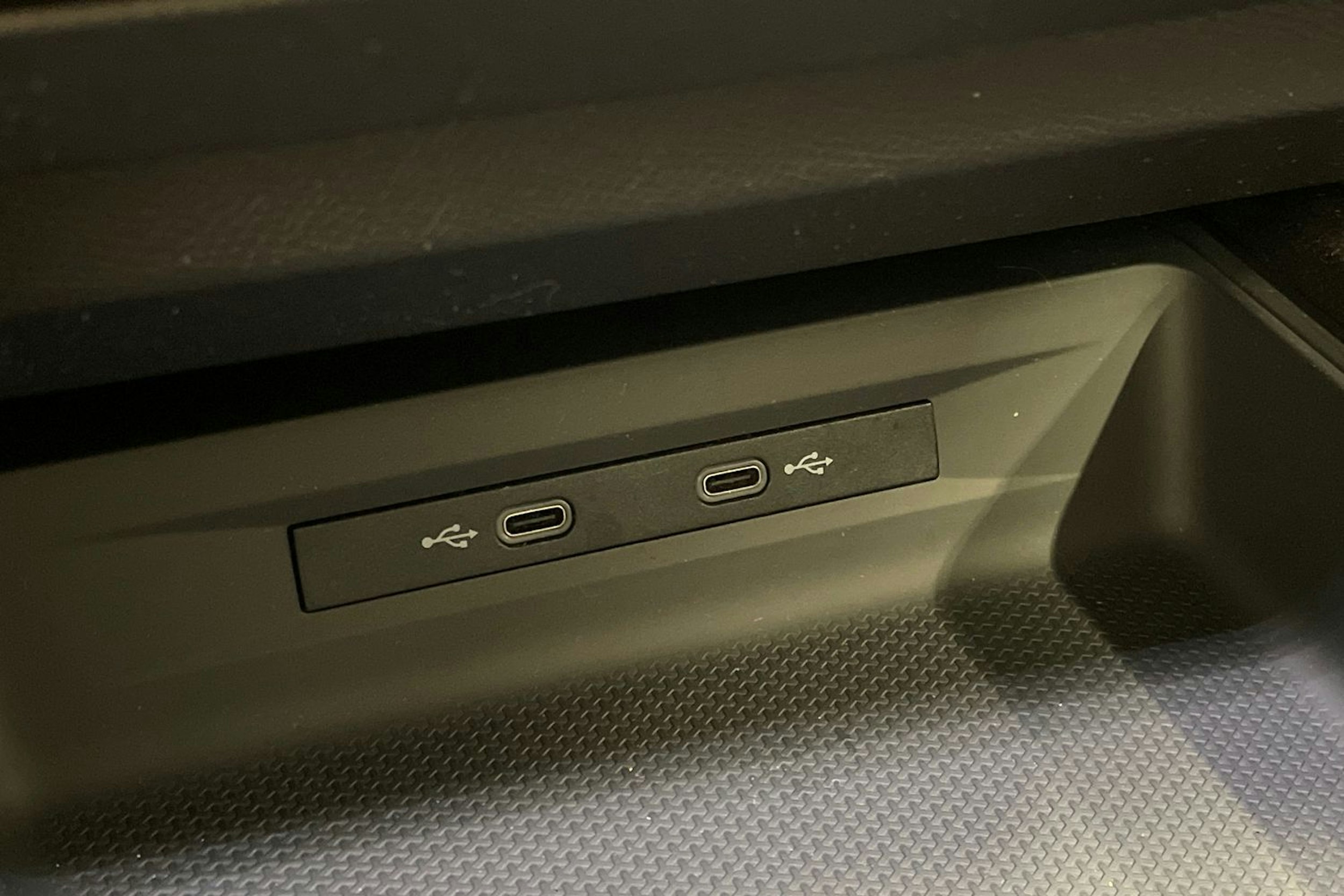 Valkoinen SEAT LEON SPORTSTOURER 2022 kuva 20.