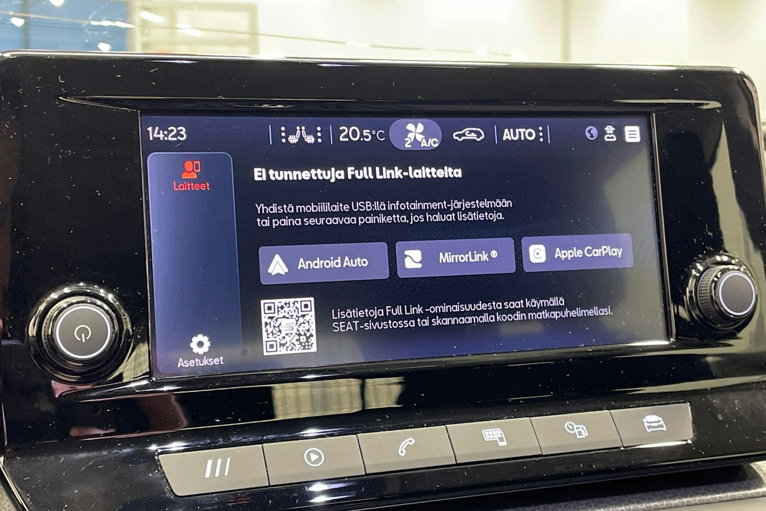 Valkoinen SEAT LEON SPORTSTOURER 2022 kuva 22.