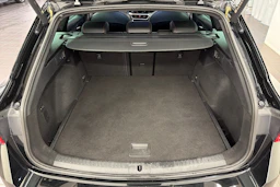 musta SEAT Leon Sportstourer 2022 kuva 11.