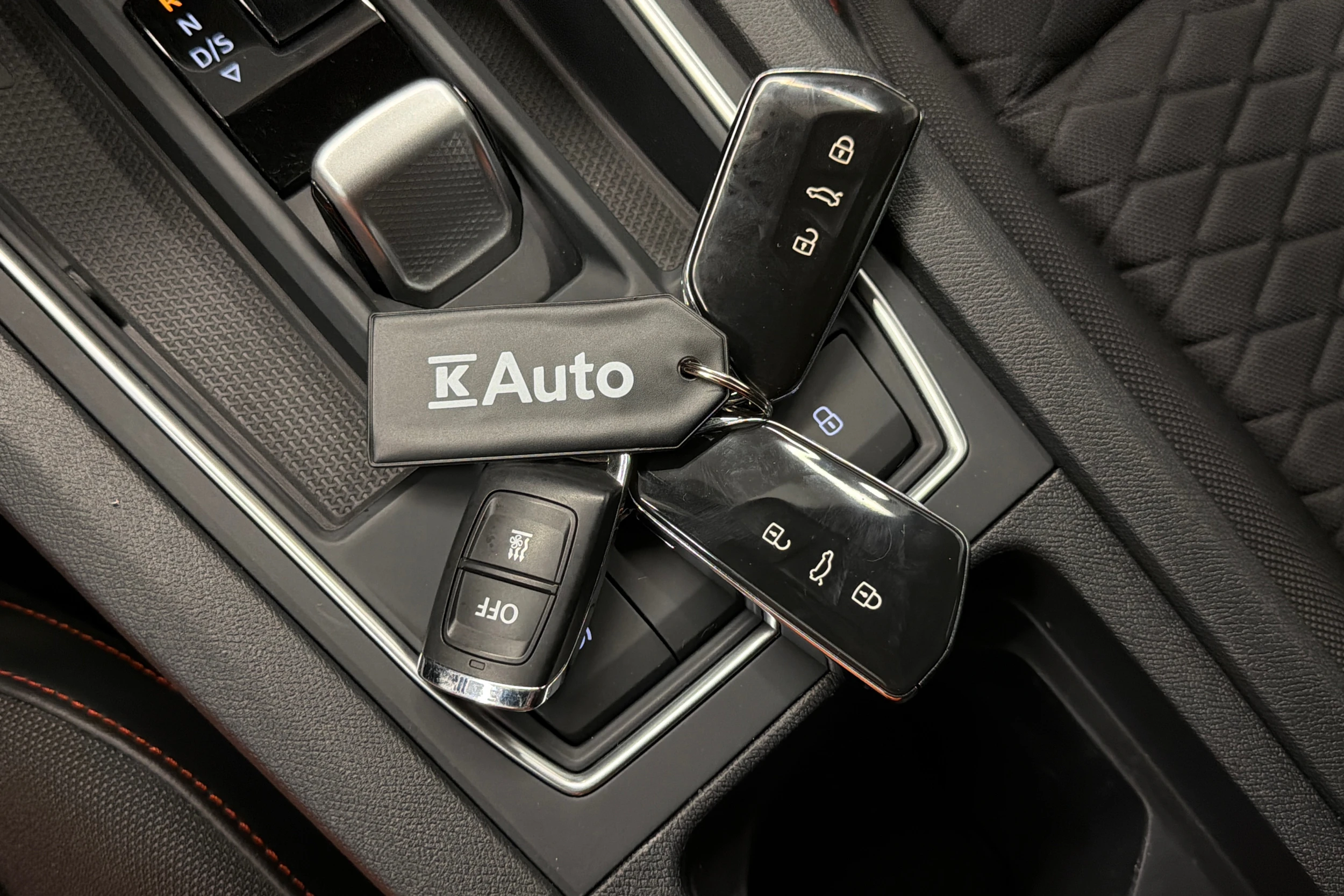 musta SEAT Leon Sportstourer 2022 kuva 33.