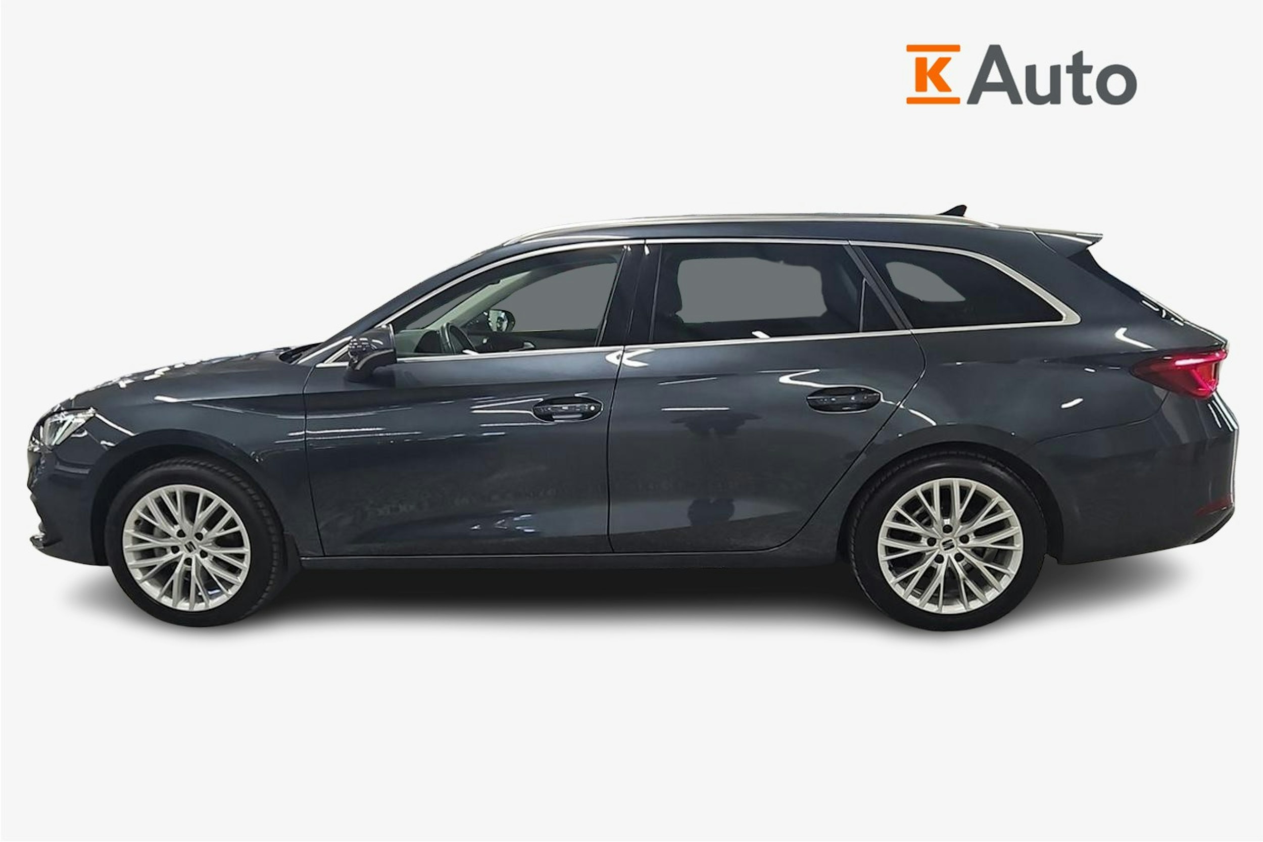 Harmaa SEAT LEON SPORTSTOURER 2022 kuva 6.