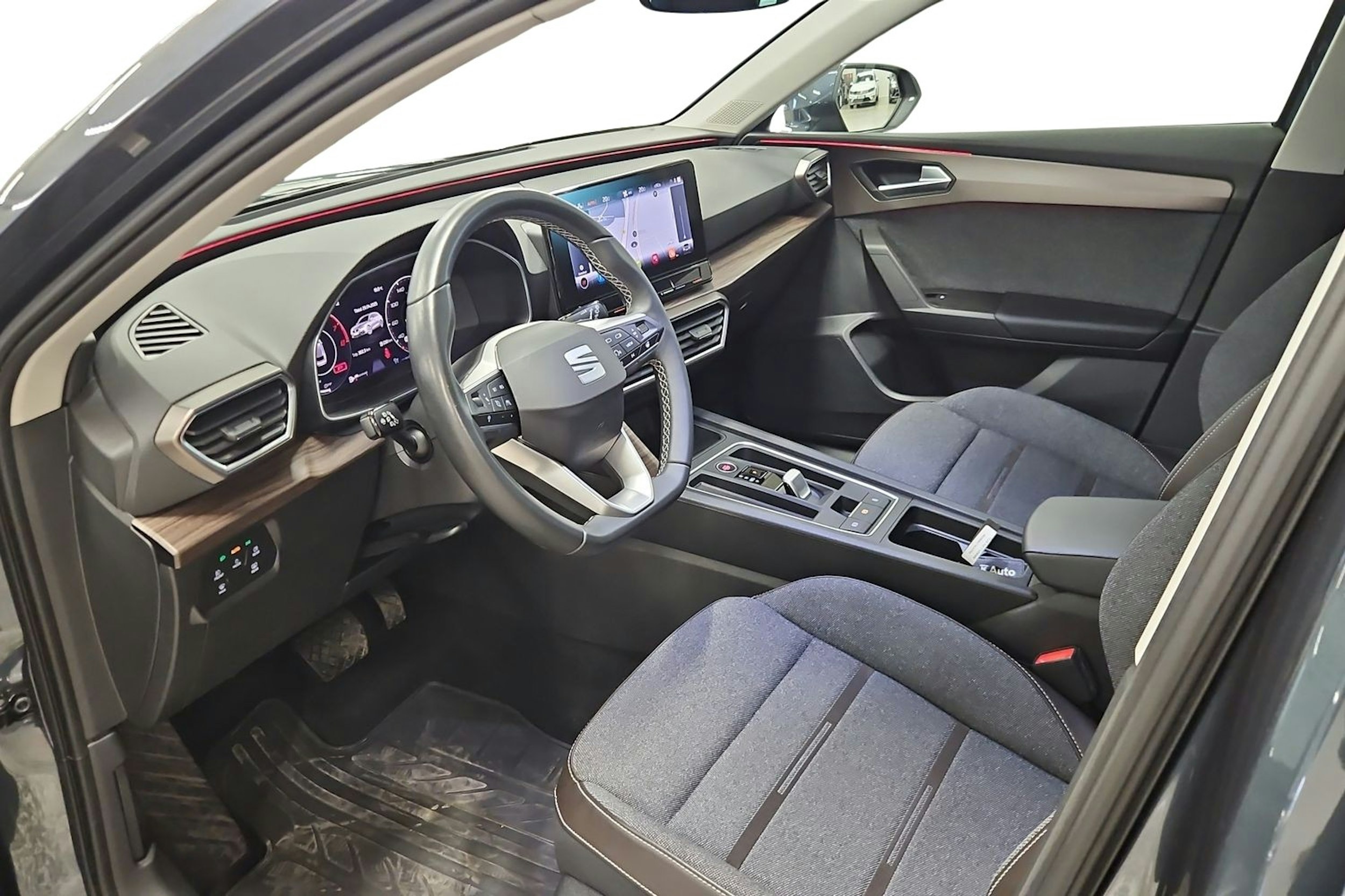 Harmaa SEAT LEON SPORTSTOURER 2022 kuva 7.