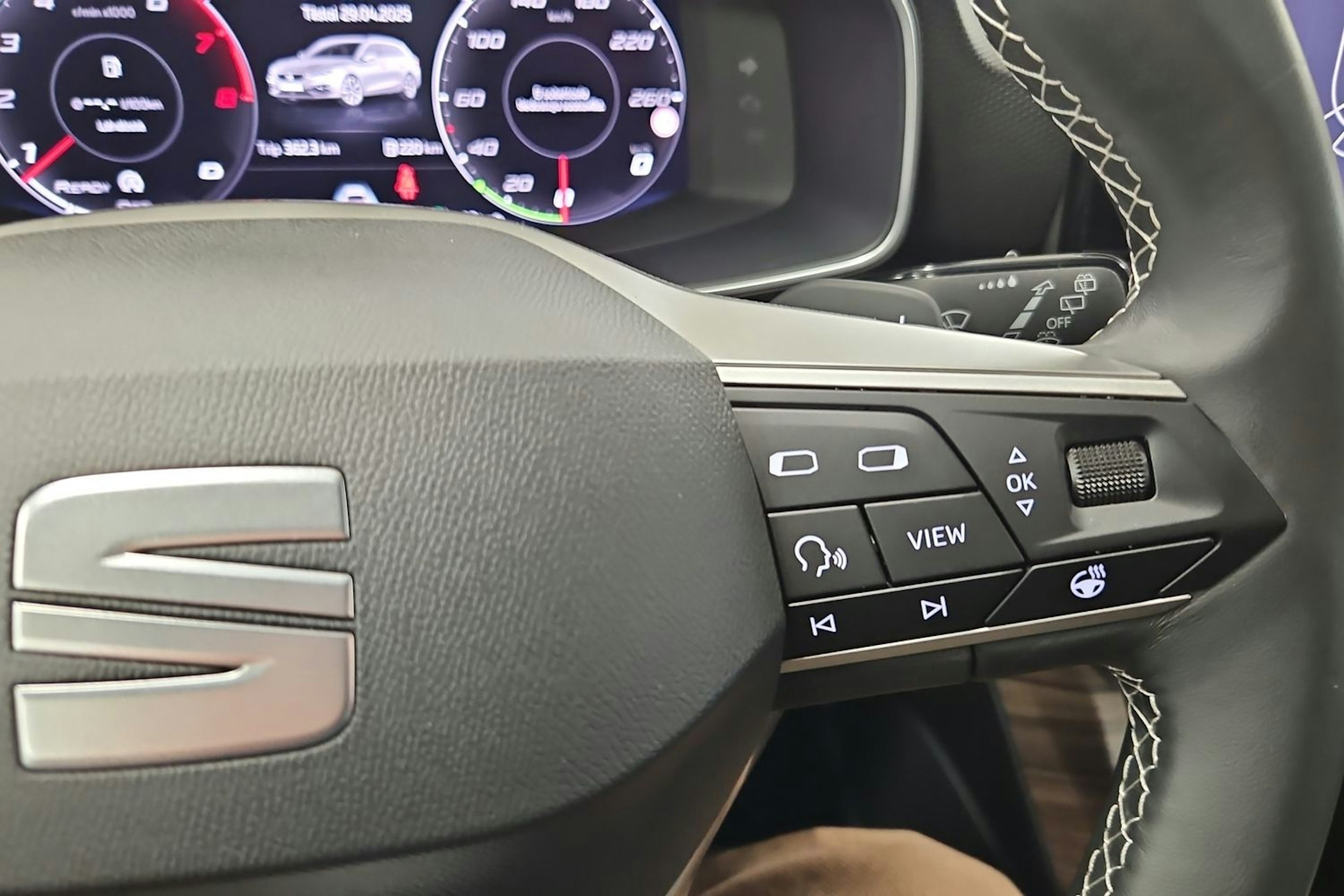 Harmaa SEAT LEON SPORTSTOURER 2022 kuva 16.