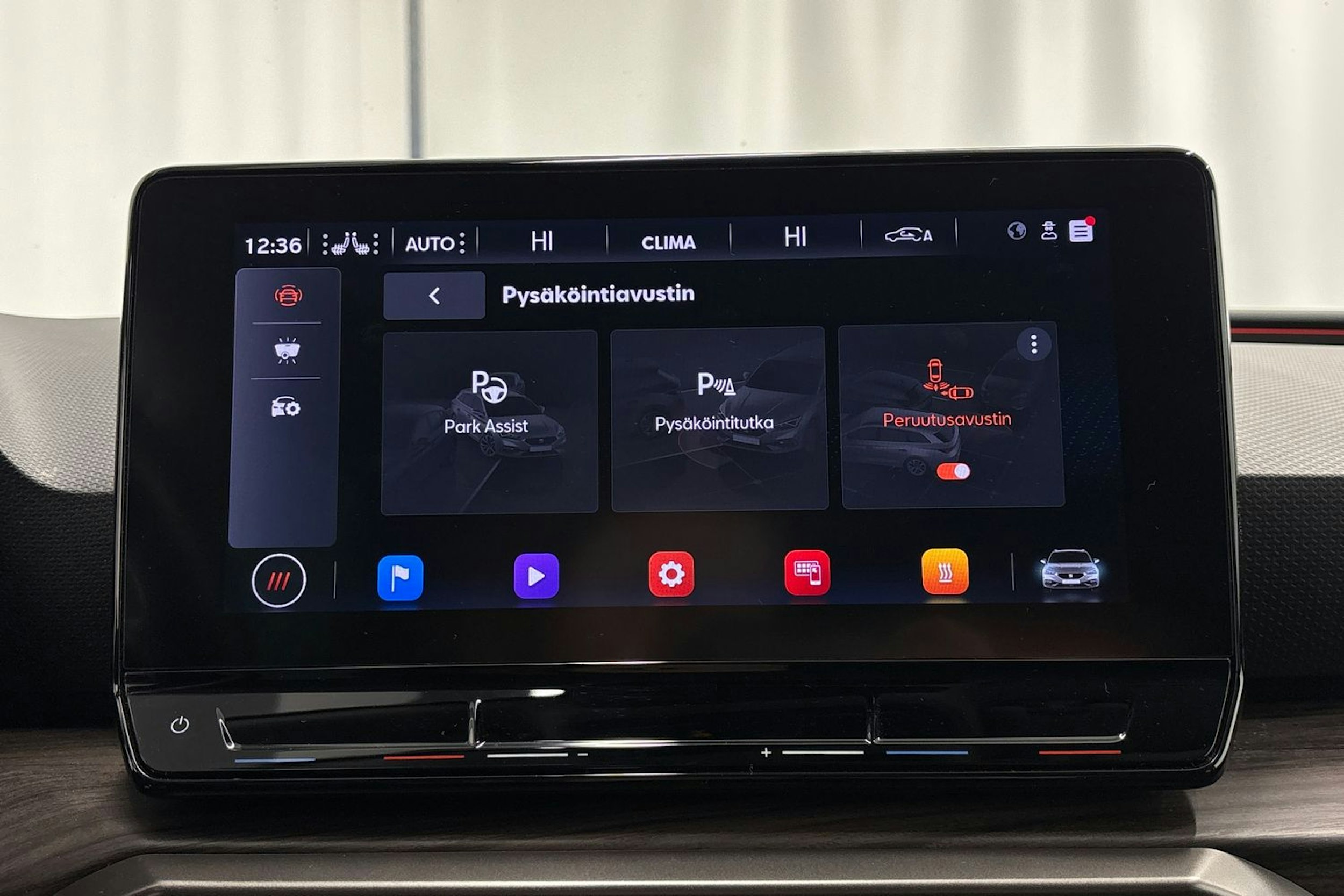 Musta SEAT LEON SPORTSTOURER 2022 kuva 18.