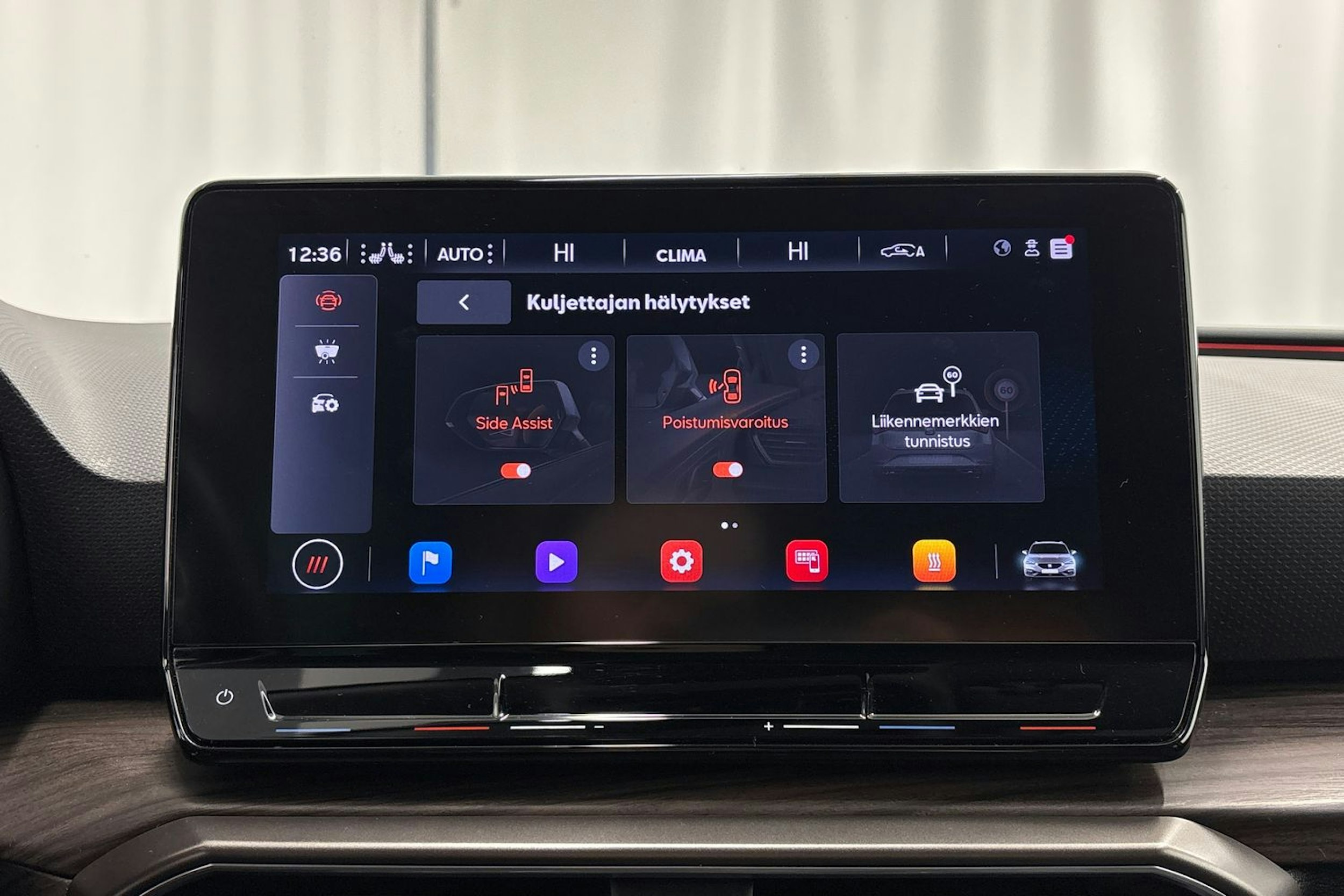 Musta SEAT LEON SPORTSTOURER 2022 kuva 21.