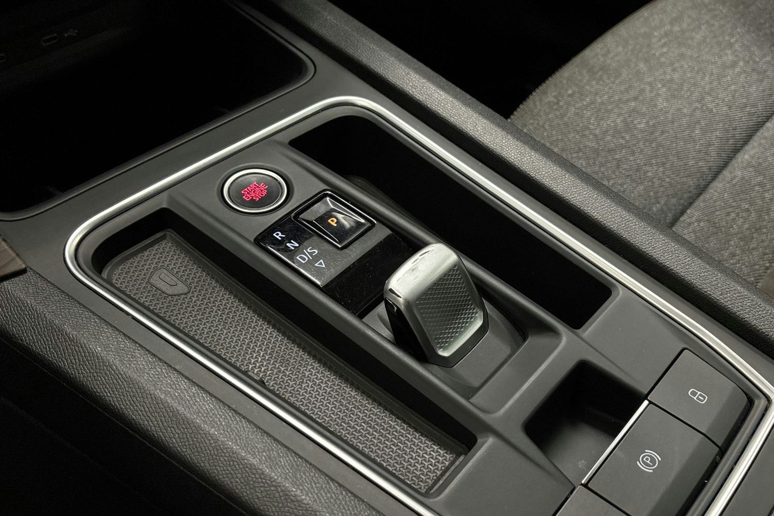 Musta SEAT LEON SPORTSTOURER 2022 kuva 23.