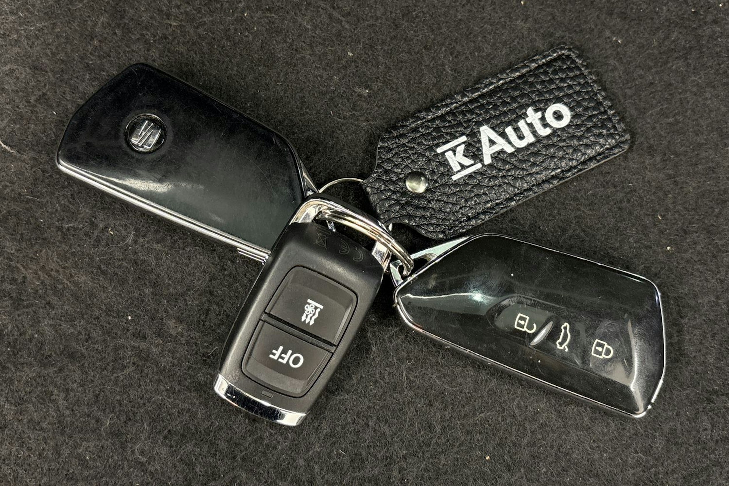 Musta SEAT LEON SPORTSTOURER 2022 kuva 27.