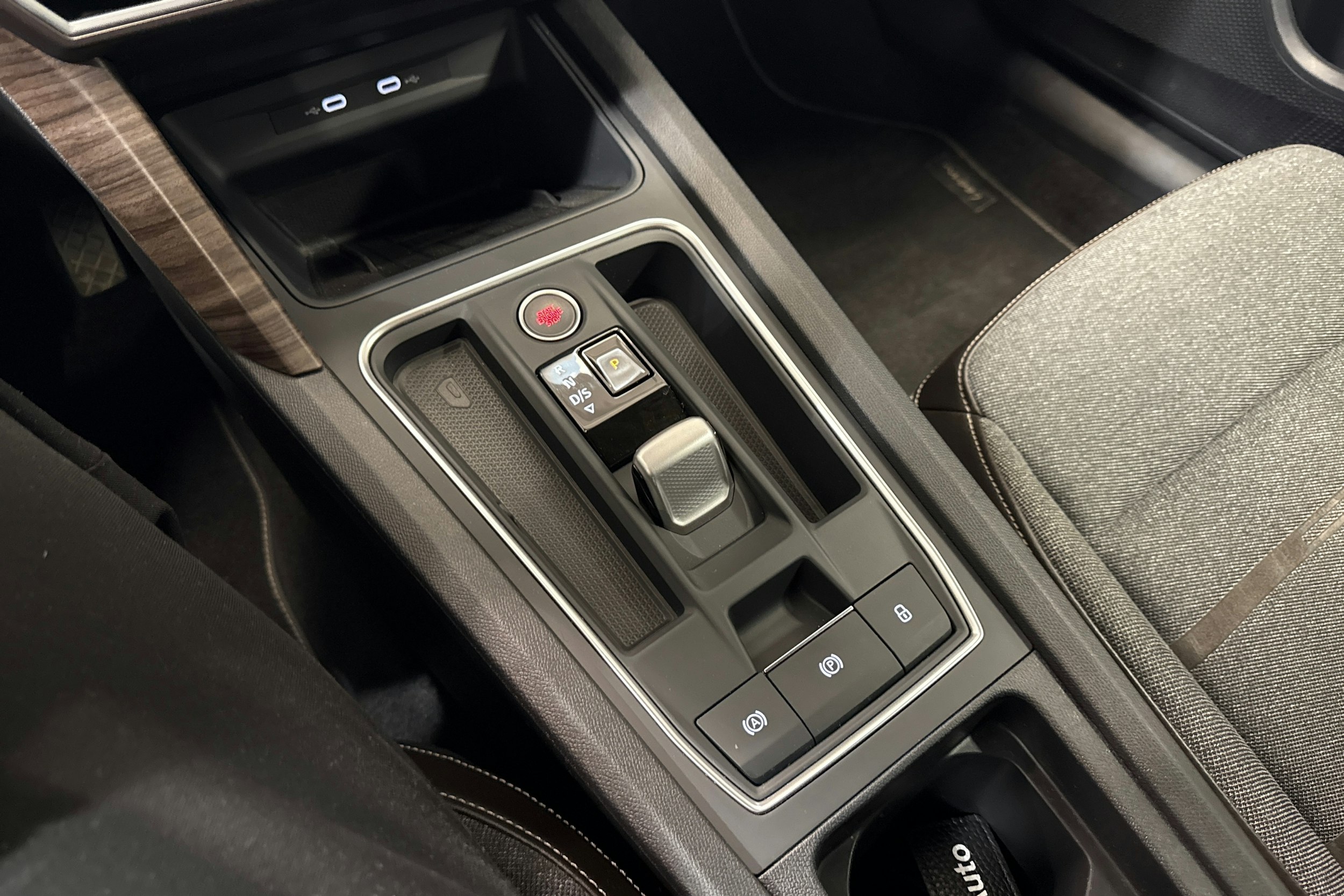 met. harmaa SEAT Leon Sportstourer 2022 kuva 18.