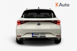 valkoinen SEAT Leon Sportstourer 2022 kuva 3.