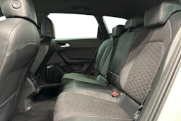 valkoinen SEAT Leon Sportstourer 2022 kuva 10.