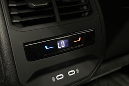 valkoinen SEAT Leon Sportstourer 2022 kuva 17.