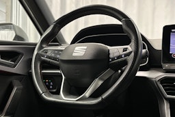 valkoinen SEAT Leon Sportstourer 2022 kuva 19.
