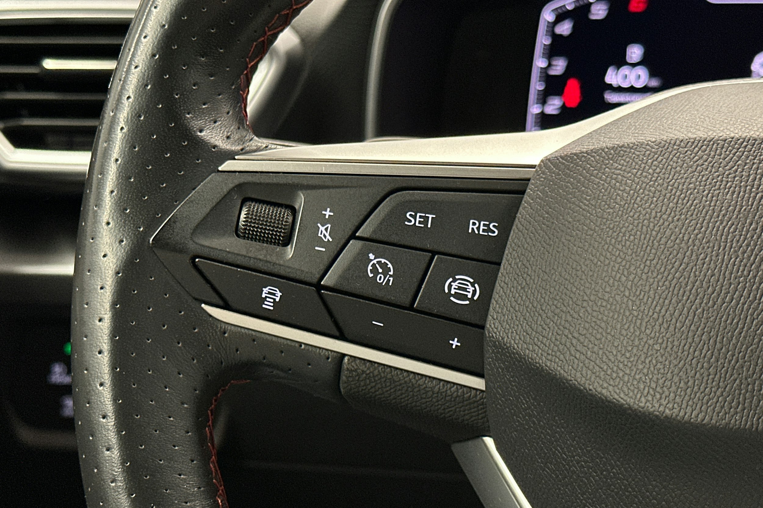 valkoinen SEAT Leon Sportstourer 2022 kuva 20.