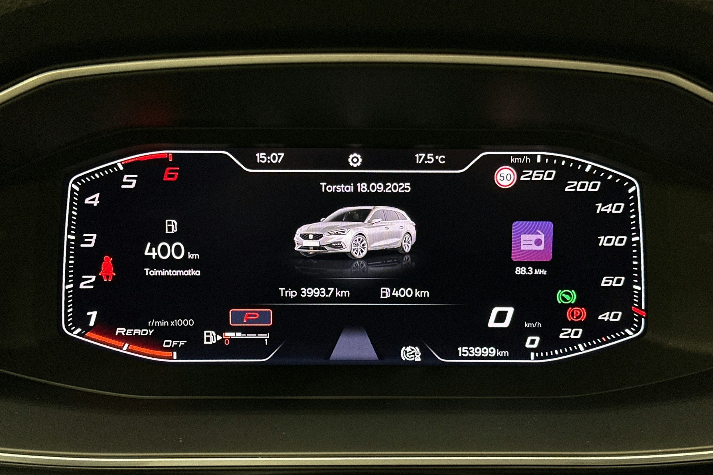 valkoinen SEAT Leon Sportstourer 2022 kuva 22.