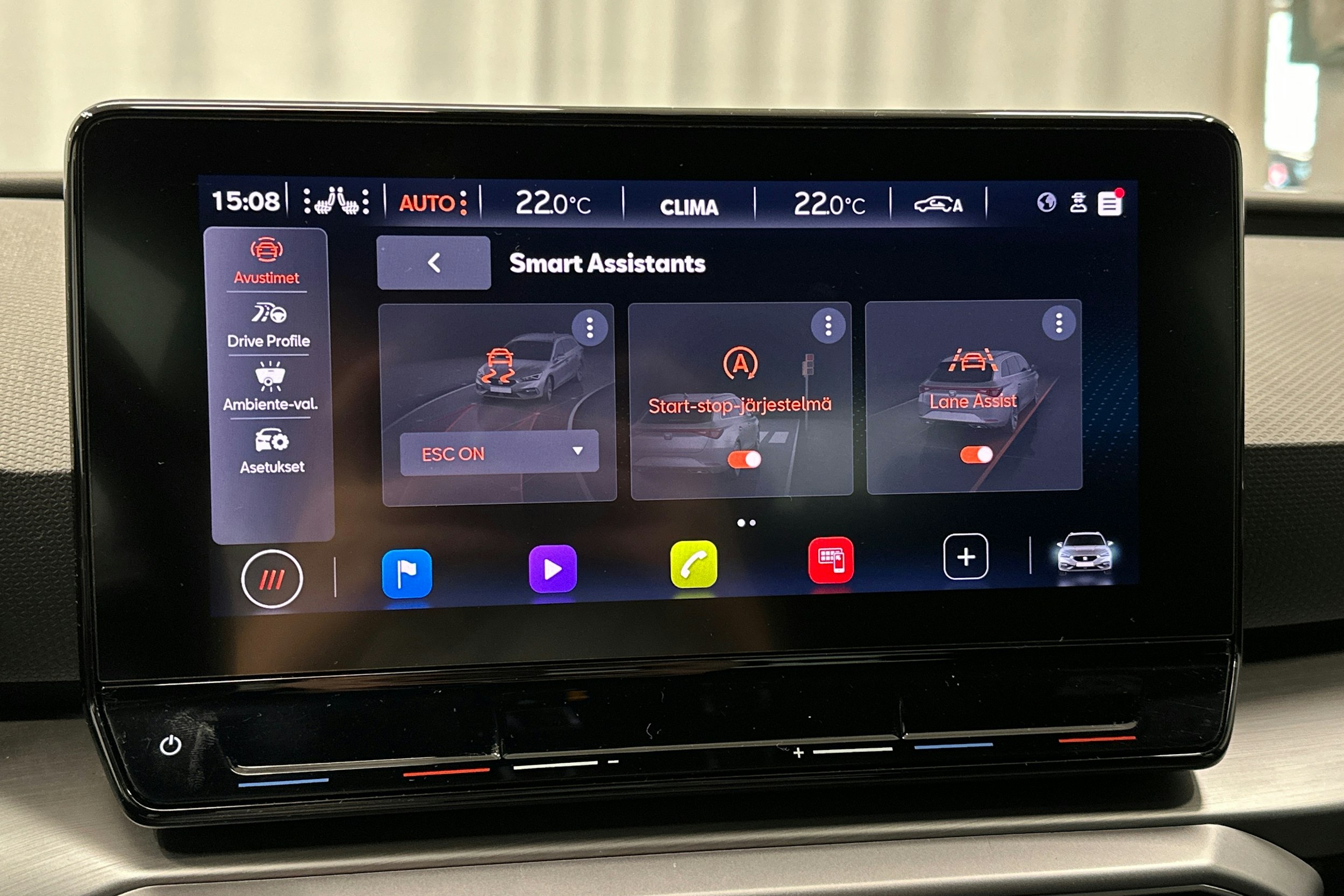 valkoinen SEAT Leon Sportstourer 2022 kuva 27.