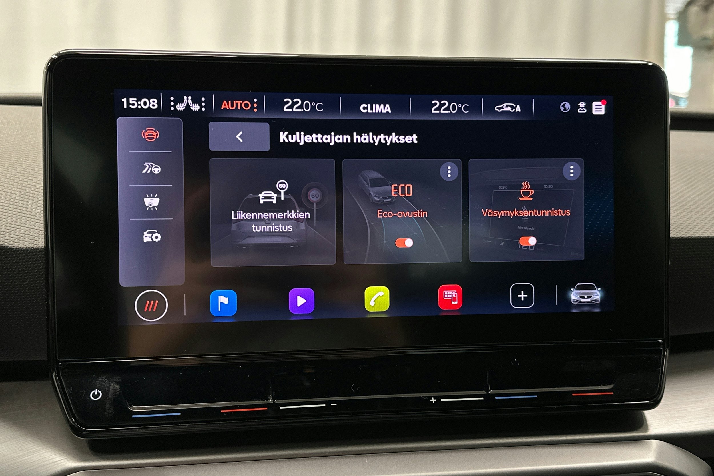 valkoinen SEAT Leon Sportstourer 2022 kuva 29.